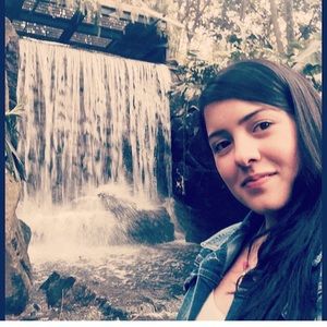 Meet your Posher, Aura